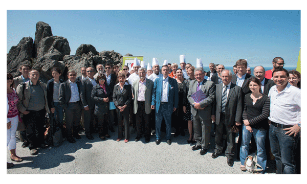 Gathering of the members of the Media Pack on the summit of the puy de Dôme (J.Way)