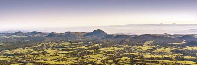 Le plateau des Dômes sur lequel sont venus " s'installer " les volcans de la Chaîne des Puys ©Gérard Fayet